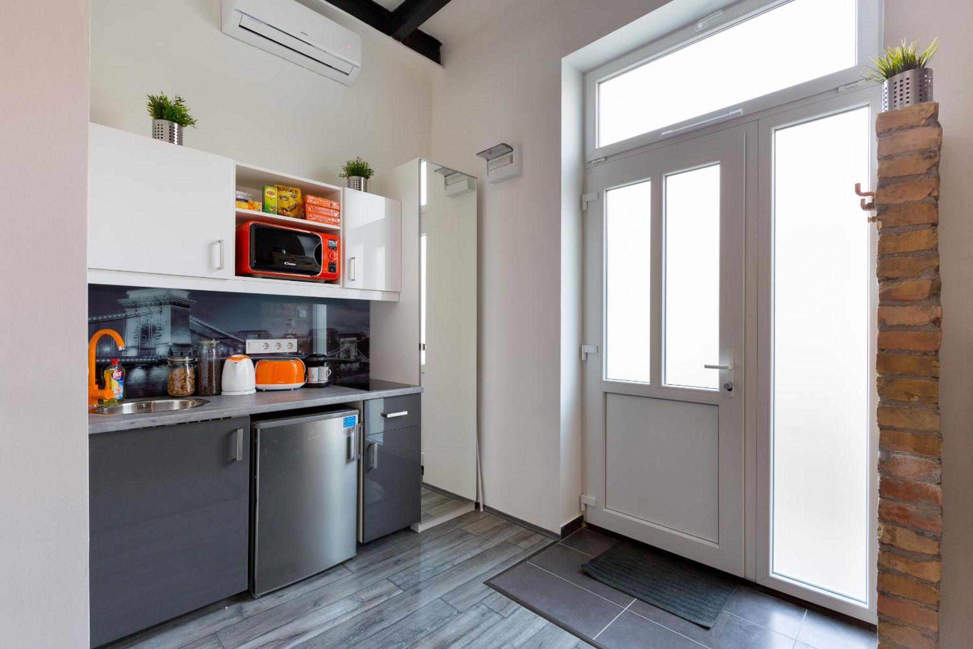 K10 B Kazinczy Apartment, Budapest