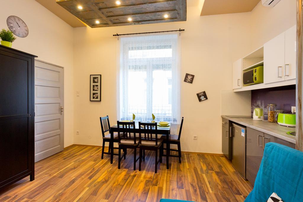 K10 B Kazinczy Apartment — Photos 1